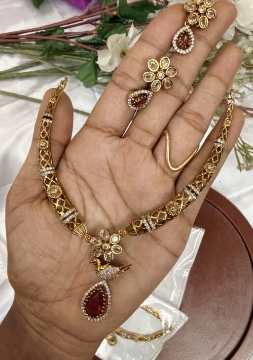 Peacock emerald drop choker set