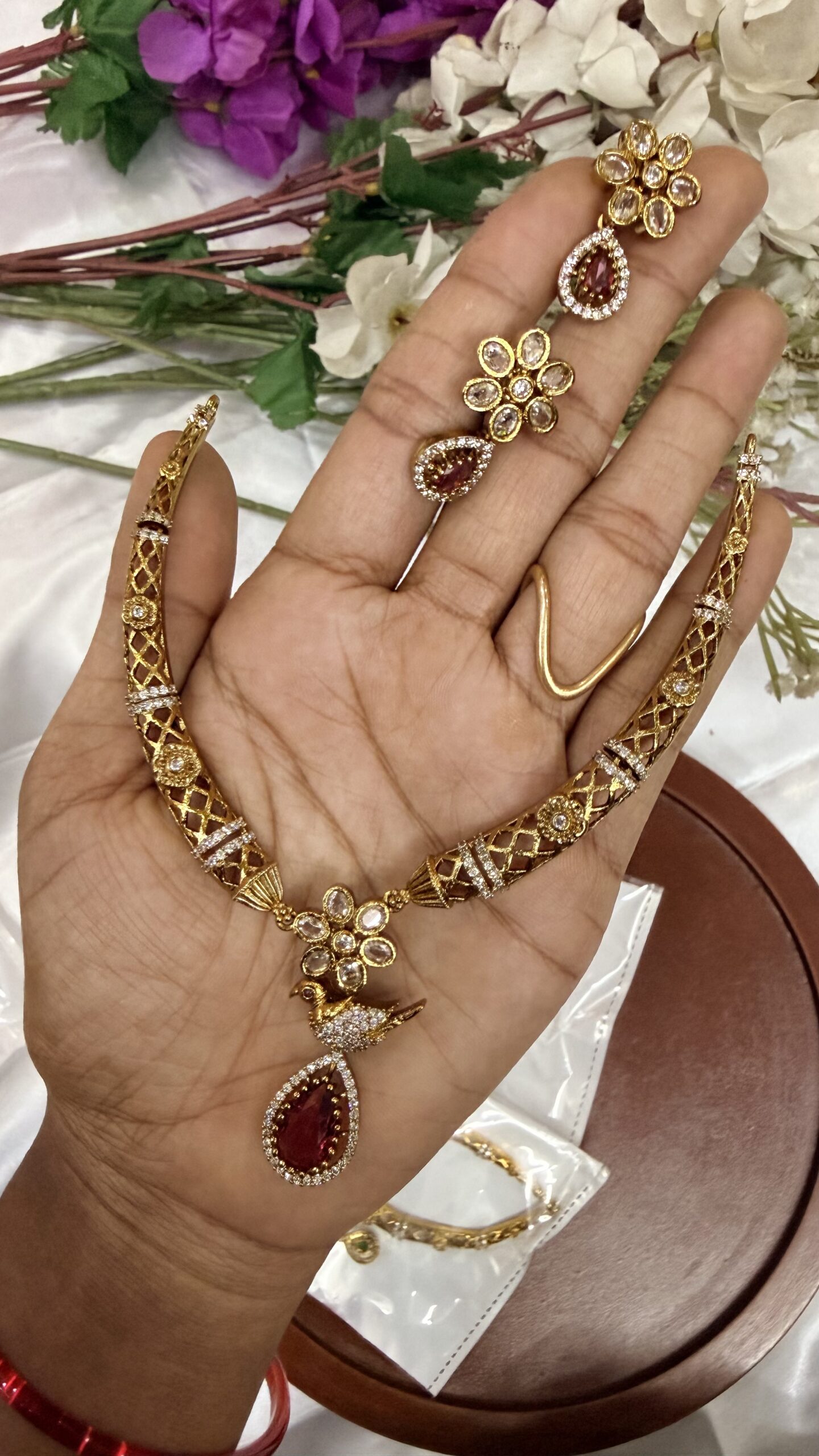 Peacock emerald drop choker set