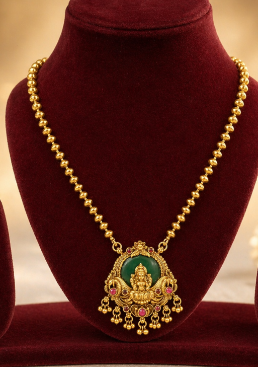 Emerald Lakshmi Aura Necklace Set