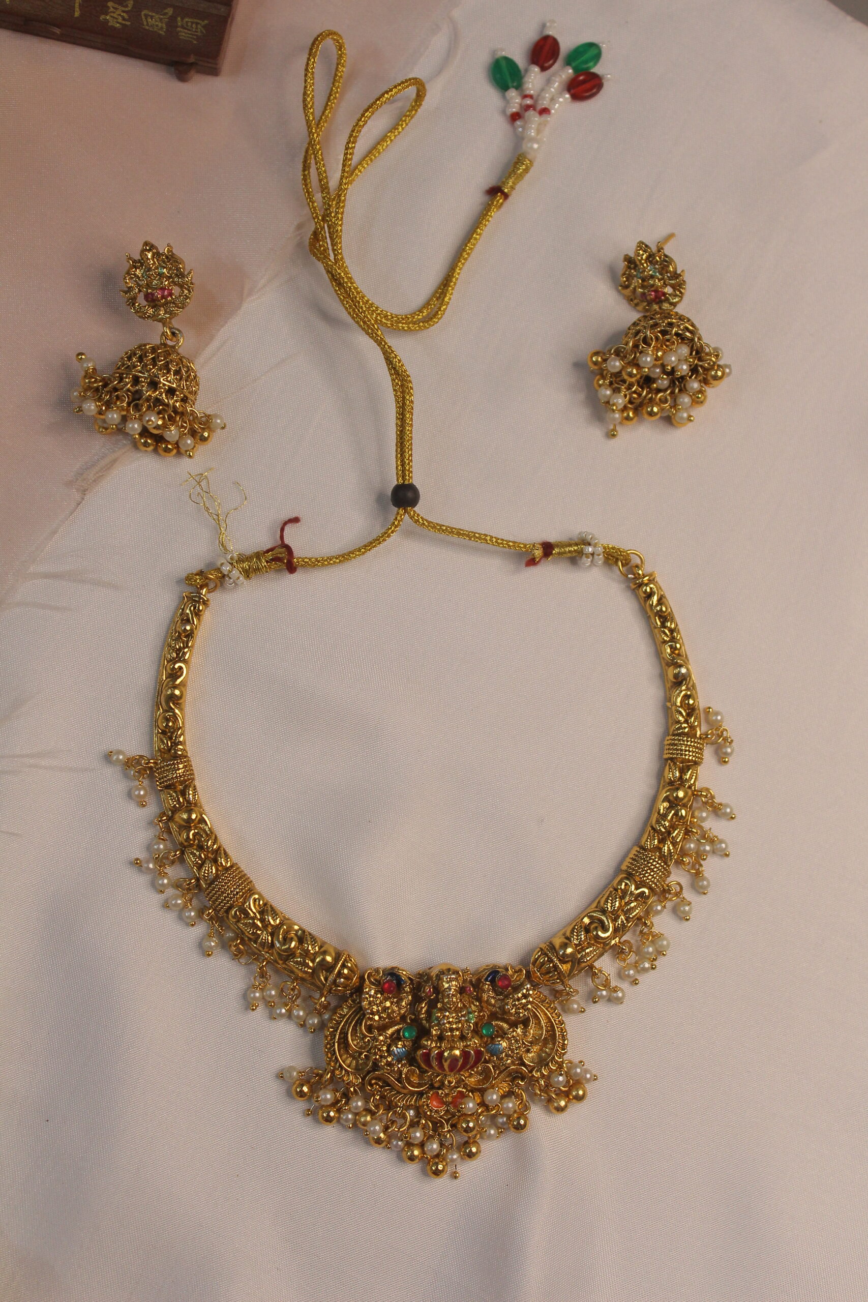 The Vaibhav-Lakshmi Hasli Set (LUXAK01)