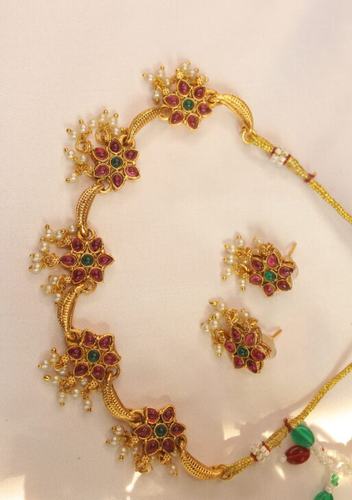 Kemp pushpa pearl choker