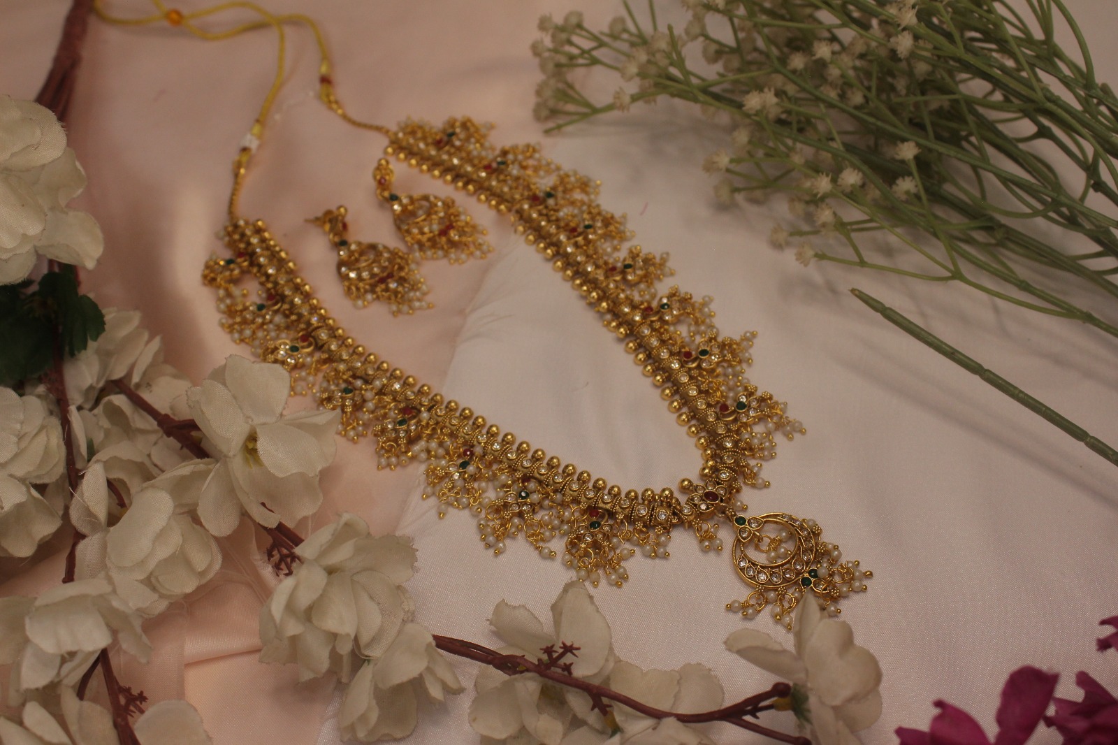 The Mutthu-Vilasini Long and Short set